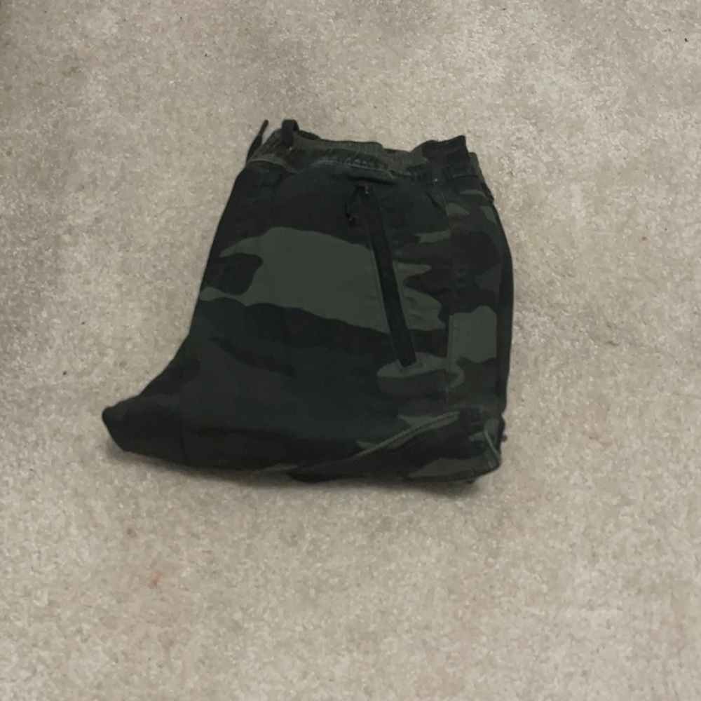 dark camo cargo pants hollister XS